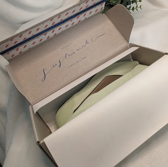 NIB Rothy's The Point Shoes in Sour Apple (SIZES 7 + 7.5) NWT / NIB